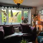 Welcome To Madame Cholets House In Wombleton