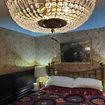 Welcome To Madame Cholets House In Wombleton 度假居