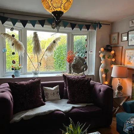 Welcome To Madame Cholets House In Wombleton